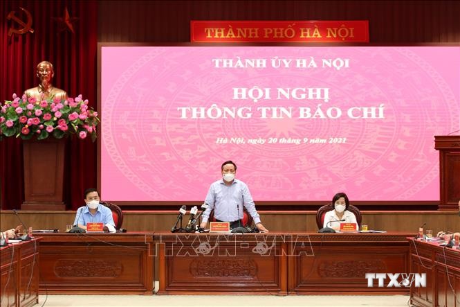 Phó Bí thư Thành ủy Hà Nội Nguyễn Văn Phong phát biểu tại Hội nghị. Ảnh: TTXVN phát