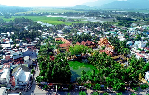 Một góc thị trấn Tri Tôn, huyện Tri Tôn nhìn từ trên cao. Ảnh: Công Mạo