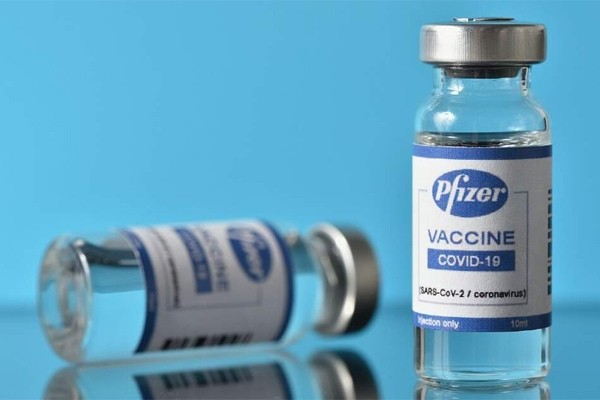 Vaccine tăng cường phòng Omicron giúp giảm 84% nguy cơ nhập viện ở người cao tuổi mắc COVID-19 