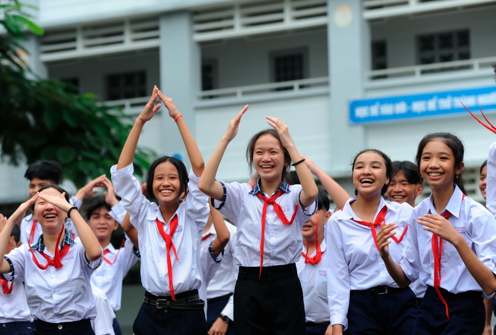 Niềm vui của học sinh Trường trung học cơ sở Tôn Đức Thắng ở phường 5, thành phố Sóc Trăng. Ảnh: An Hiếu