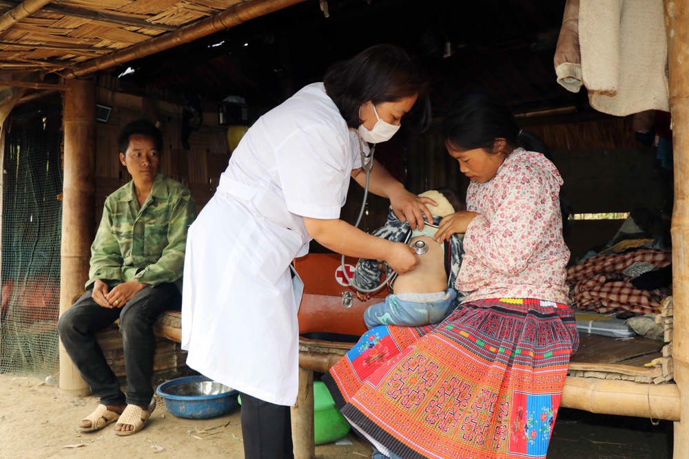 Ngày Thầy thuốc Việt Nam 27/2: Nữ bác sĩ hơn 20 năm bám bản ở vùng cao Sơn La