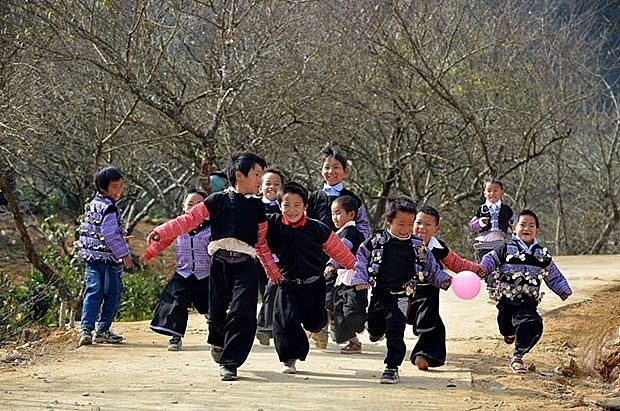 Hòa Bình gìn giữ nét đẹp trang phục truyền thống của đồng bào Mông
