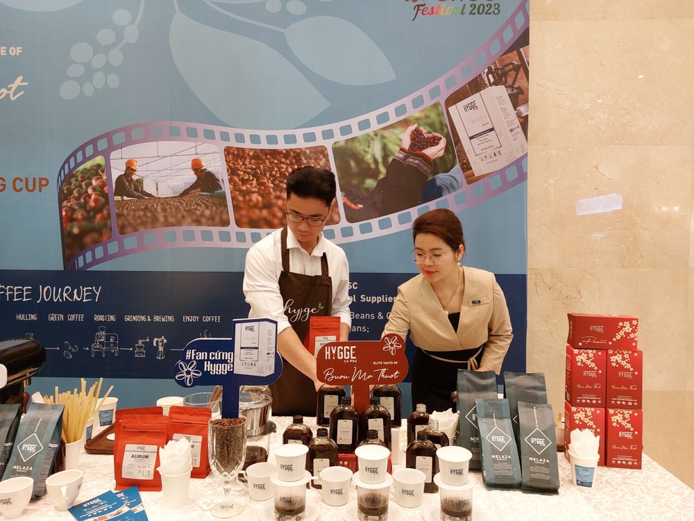 Trưng bày, giới thiệu hương vị cà phê tại buổi giới thiệu Lễ hội Cà phê Buôn Ma Thuột 2023 tại Hà Nội. Ảnh: Đinh Thuận - TTXVN