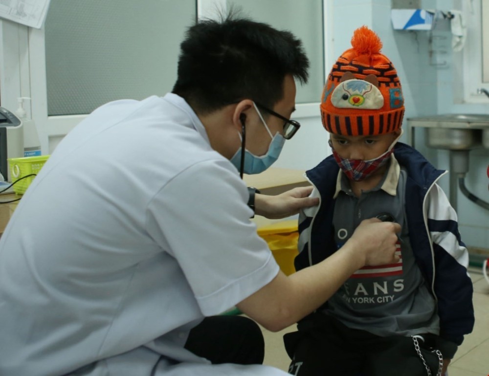 Hơn 2.500 trẻ em Lai Châu được khám sàng lọc bệnh tim miễn phí