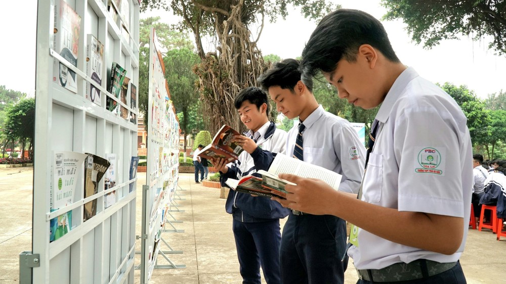 Ngày Sách và Văn hóa đọc Việt Nam năm 2023 thu hút gần 500 em học sinh đến từ các trường học trên địa bàn thành phố Pleiku. Ảnh; Hoài Nam- TTXVN