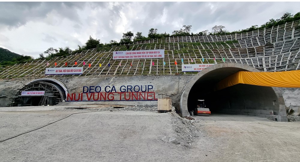 Thông hầm Núi Vung thuộc dự án cao tốc Cam Lâm – Vĩnh Hảo