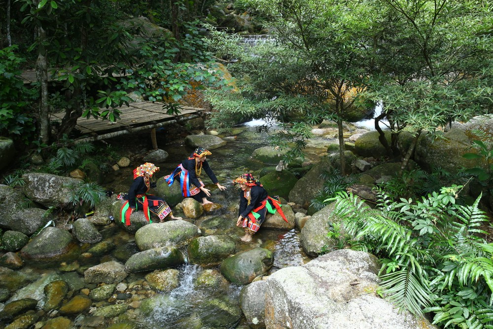 Từ năm 2021 đến nay, huyện Sơn Động đã tập trung hỗ trợ đồng bào dân tộc Dao phát triển hoạt động du lịch sinh thái, du lịch cộng đồng. Ảnh: Danh Lam
