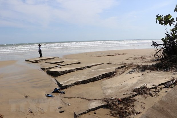 Trà Vinh: Công bố tình huống khẩn cấp sự cố sạt lở bờ biển tại thị xã Duyên Hải
