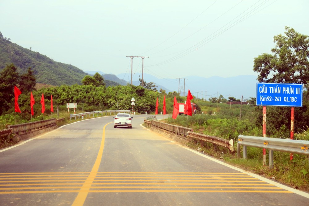 Quảng Ninh: Khánh thành tuyến đường nối 2 cửa khẩu