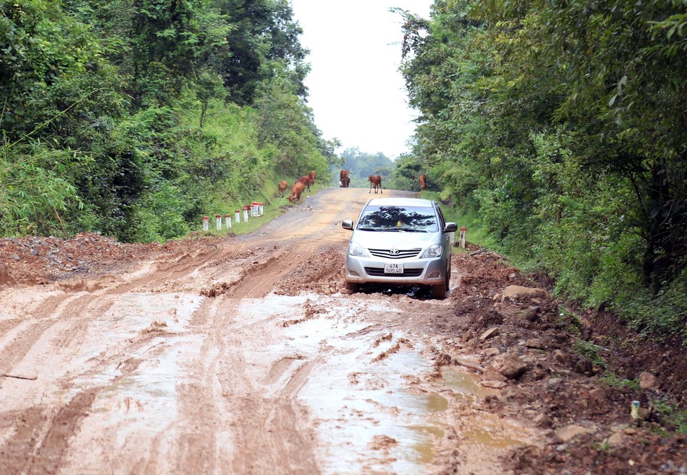 Sớm sửa chữa nhiều đoạn trên Quốc lộ 14C qua tỉnh Đắk Nông