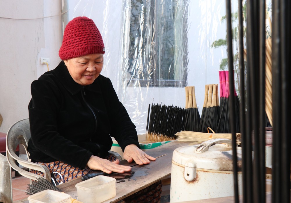 Gìn giữ nghề làm hương đen làng Chóa hơn trăm năm tuổi ở Bắc Ninh
