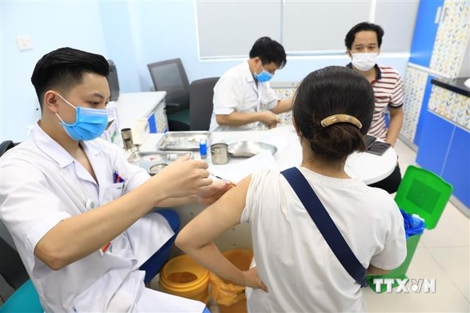 Hà Nội triển khai kế hoạch tiêm vaccine phòng COVID-19 cho người dân giai đoạn 2021 - 2022