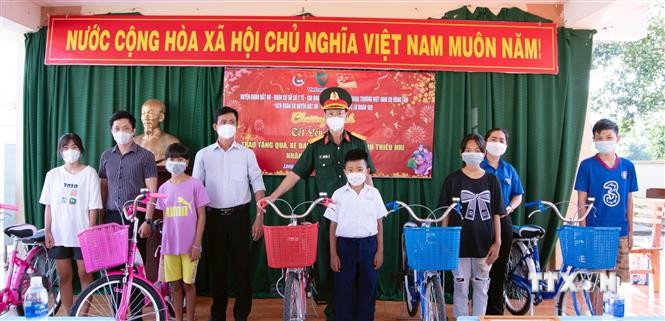Tết Nhâm Dần 2022: Bộ Chỉ huy Quân sự tỉnh Bà Rịa-Vũng Tàu chăm lo Tết cho đồng bào dân tộc, người nghèo