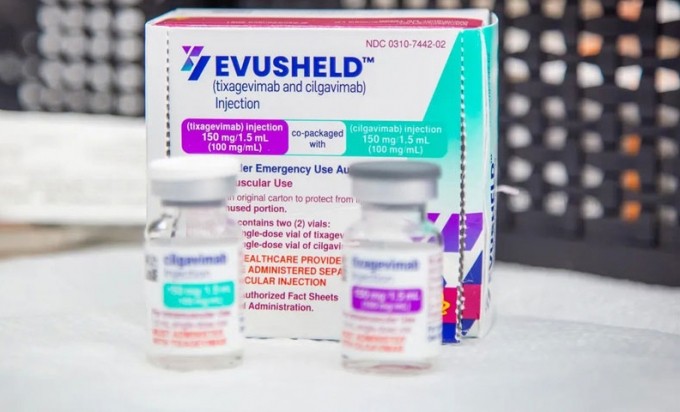 Không sử dụng thuốc Evusheld để dự phòng COVID-19