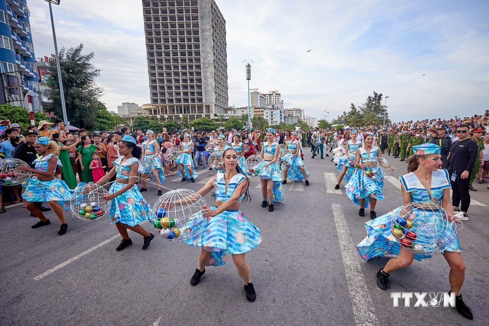 Sôi động Lễ hội Carnival Sầm Sơn 2022