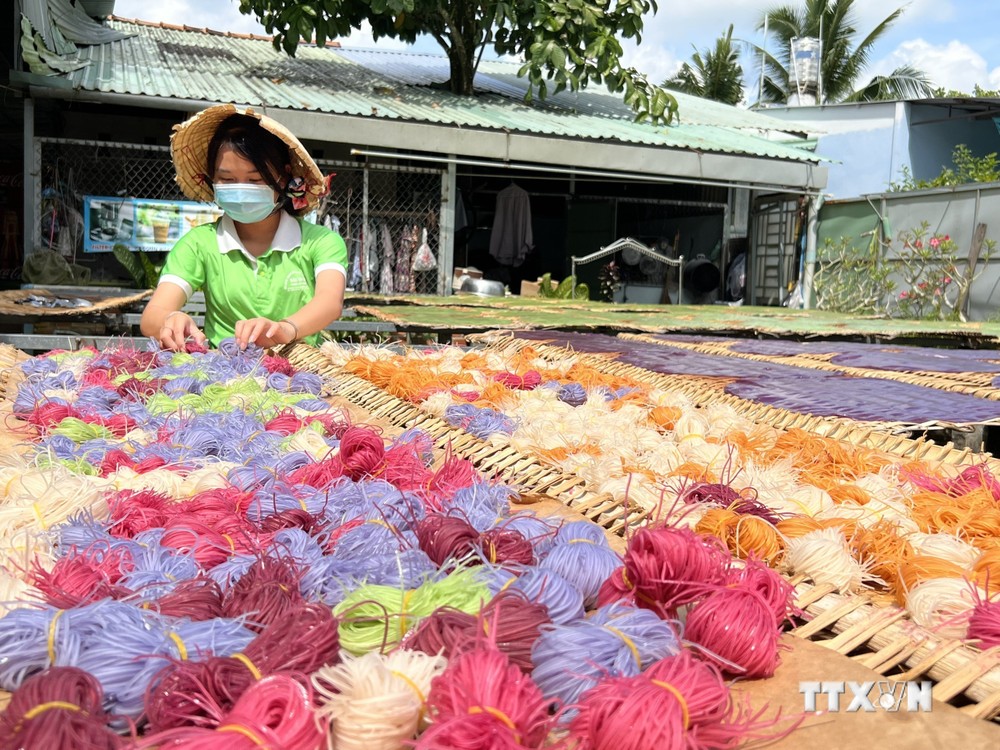 Du lịch Việt Nam: Độc đáo hủ tiếu đa sắc “có một không hai” ở Cần Thơ