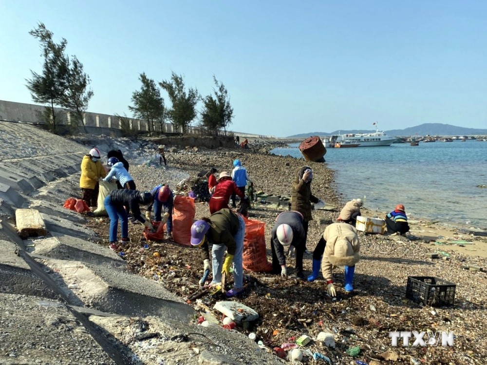 Huyện đảo Cô Tô khuyến khích du khách không mang rác thải nhựa ra đảo