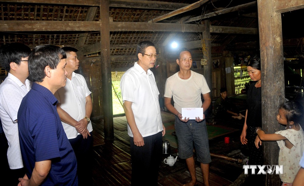 Thăm hỏi, hỗ trợ gia đình nạn nhân bị nạn do mưa lũ ở Hà Giang