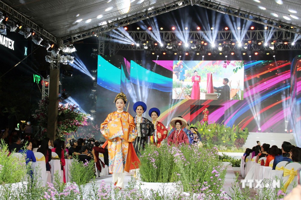 Khai mạc Lễ hội Áo dài Thành phố Hồ Chí Minh lần thứ 9
