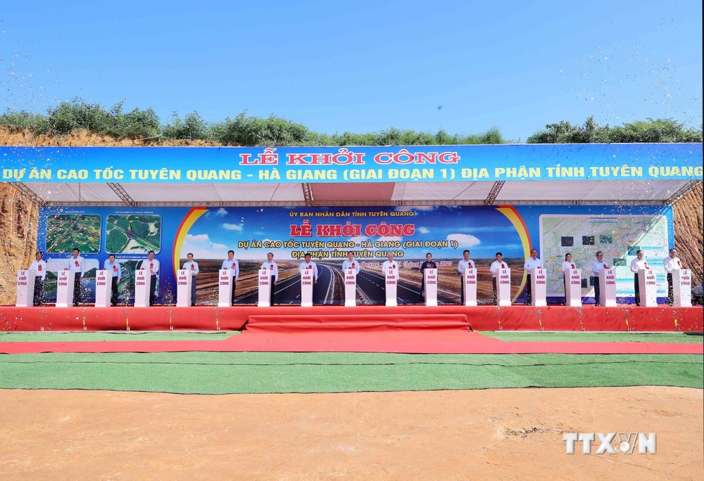 Phó Thủ tướng Lê Minh Khái phát lệnh khởi công tuyến cao tốc Tuyên Quang 