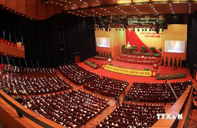 Thông cáo báo chí về Ngày làm việc thứ hai của Đại hội đại biểu toàn quốc lần thứ XIII của Đảng
