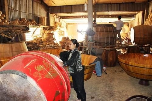Xưởng sản xuất ở làng trống Ðọi Tam. Ảnh: hiephoitrongdoitam.com.vn