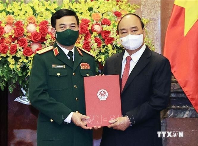 Trao quyết định thăng quân hàm Đại tướng cho Bộ trưởng Quốc phòng Phan Văn Giang