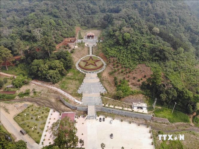 Toàn cảnh khu di tích đền thờ Đại tướng Võ Nguyên Giáp ở xã Gia Phù, huyện Phù Yên, tỉnh Sơn La, nhìn từ trên cao. Ảnh: Nguyễn Cường - TTXVN