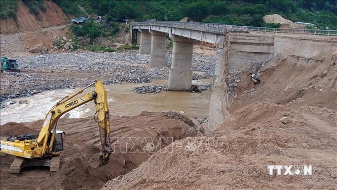 Cầu Khỉ được triển khai sửa chữa, dự kiến hoàn thành trước mùa mưa năm nay. Ảnh: Đoàn Hữu Trung-TTXVN
