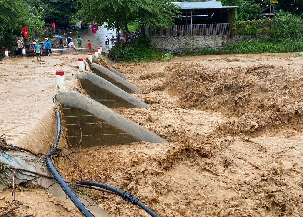 Sơn La: Nhiều tuyến đường bị sạt lở, ngập úng do mưa lớn