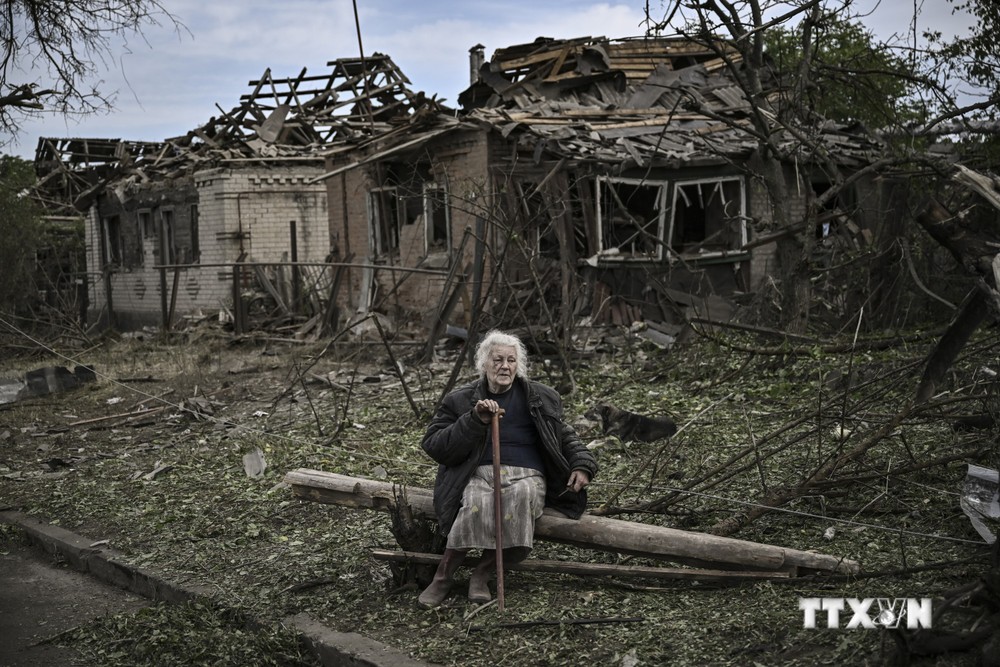 Những căn nhà bị phá huỷ trong xung đột tại Druzhkivka, miền Đông Ukraine ngày 5/6/2022. AFP/TTXVN