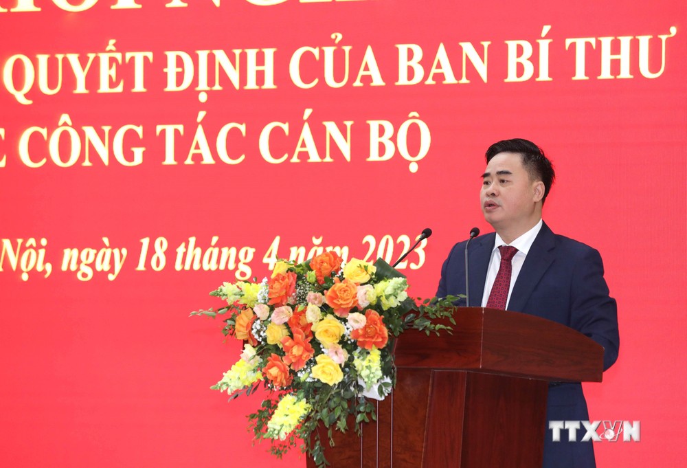 Đồng chí Phạm Minh Tuấn, Phó Tổng Biên tập phụ trách Tạp chí Cộng sản phát biểu tại hội nghị. Ảnh: Phương Hoa - TTXVN