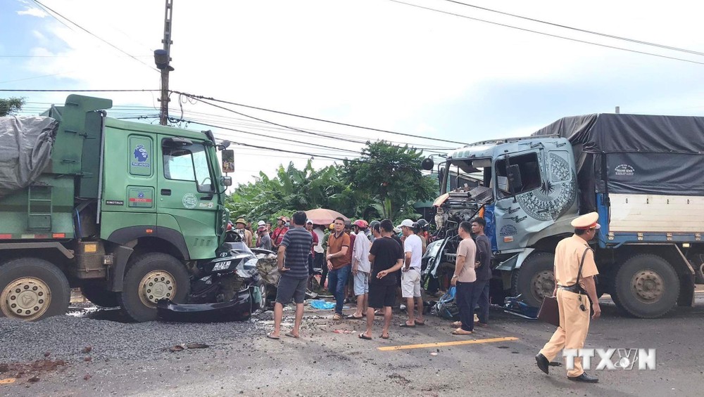 Gia Lai: Tai nạn nghiêm trọng khiến 3 người tử vong tại chỗ; 1 người bị thương nặng
