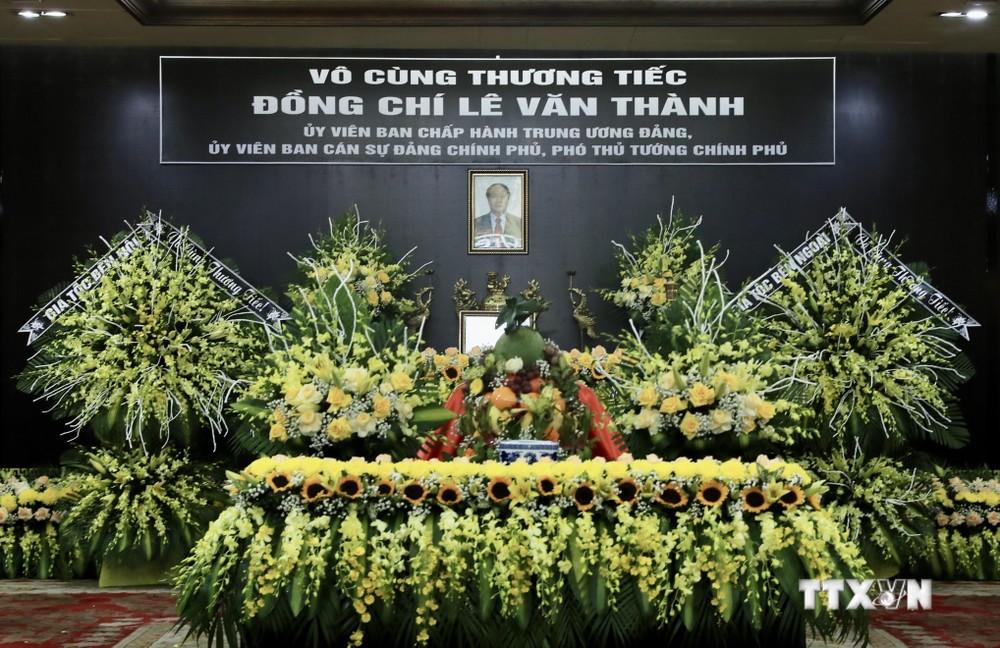 Linh cữu Phó Thủ tướng Lê Văn Thành được quàn tại Trung tâm Hội nghị thành phố Hải Phòng. Ảnh: Lâm Khánh - TTXVN