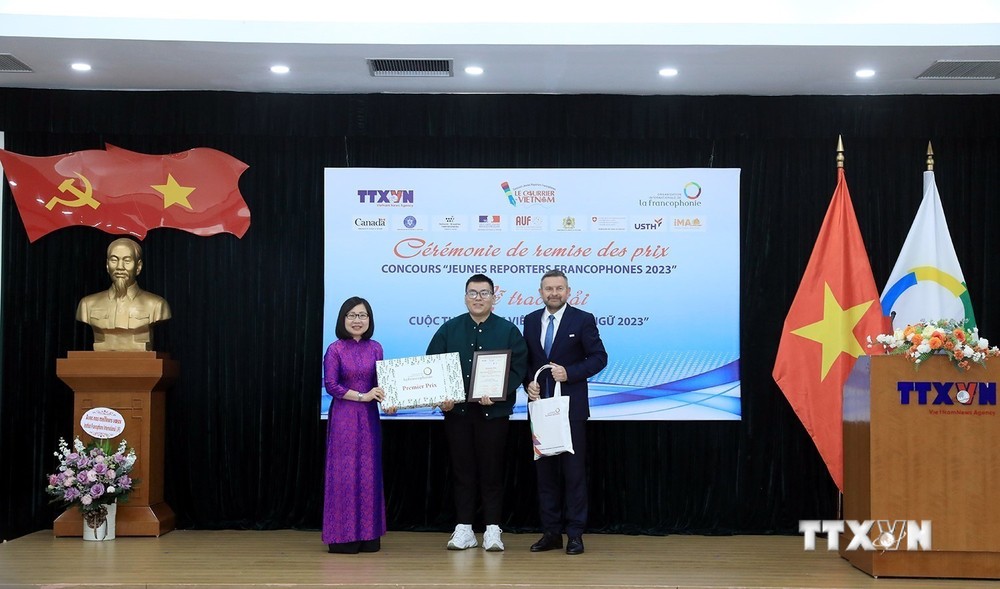 Nguyễn Đức Minh Hoàng đoạt giải Nhất Cuộc thi "Phóng viên trẻ Pháp ngữ" lần thứ 8