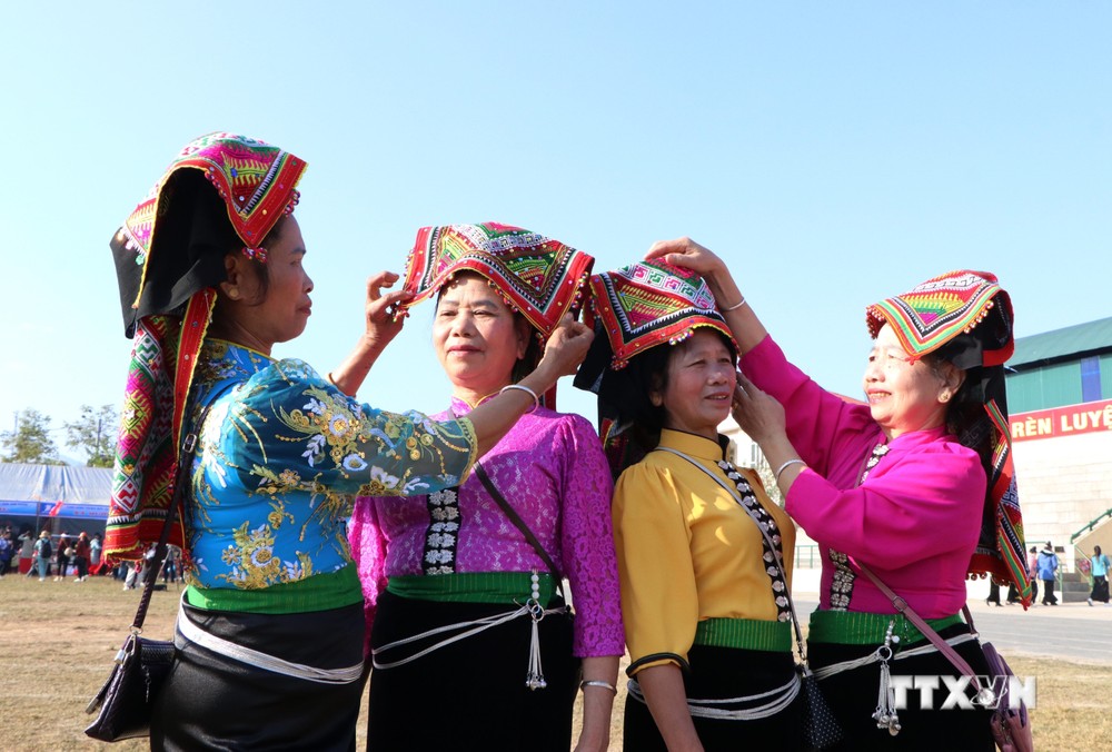 Đồng bào các dân tộc tỉnh Lai Châu phấn khởi đón chào năm mới