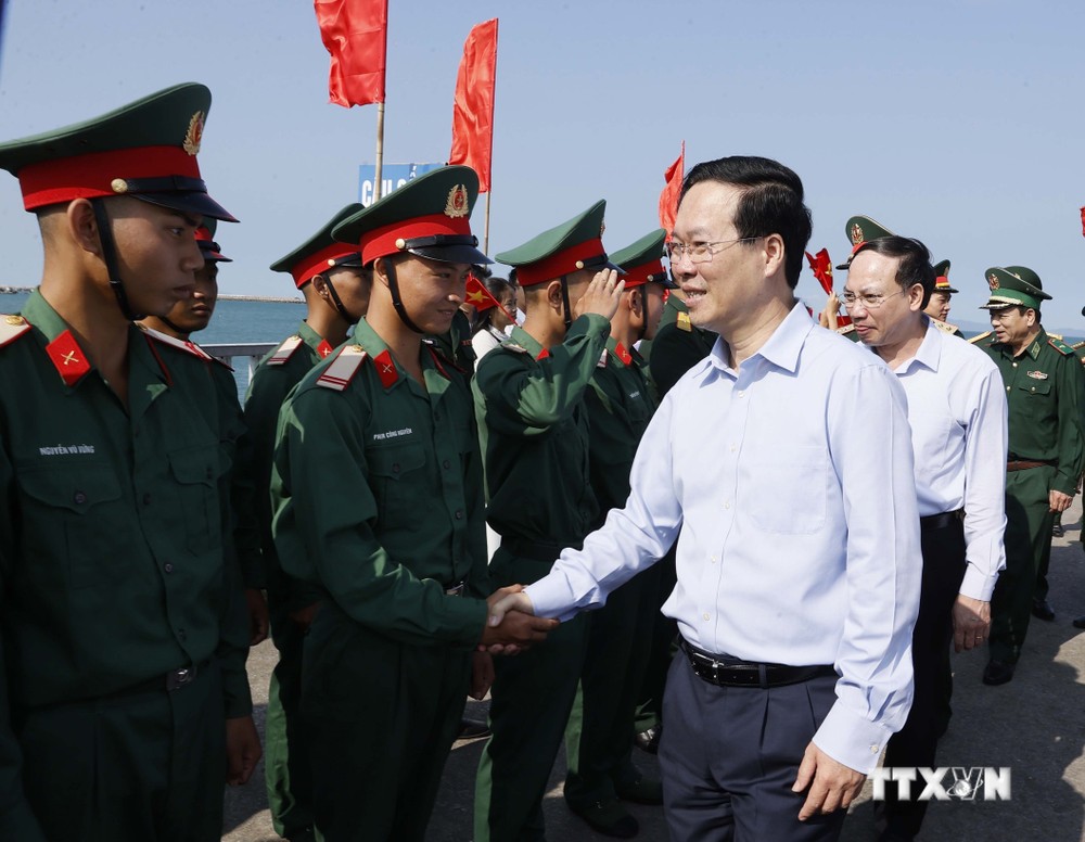 Chủ tịch nước Võ Văn Thưởng thăm và làm việc tại huyện đảo Cô Tô, Quảng Ninh. Ảnh: Thống Nhất – TTXVN