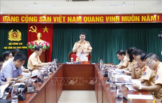 Đại tá Đỗ Thanh Bình, Phó Cục trưởng Cục Cảnh sát giao thông, Bộ Công an thông tin về sự cần thiết, những điểm mới, tiến bộ của Luật Bảo đảm trật tự an toàn giao thông đường bộ. Ảnh: Doãn Tấn - TTXVN