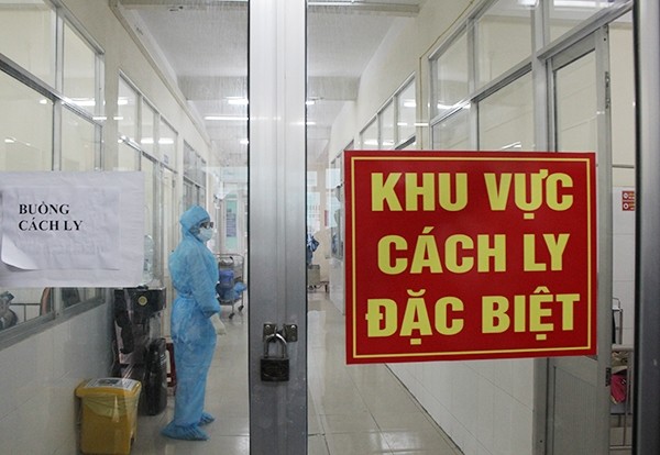 Việt Nam ghi nhận thêm 2 ca mắc COVID-19 được cách ly ngay khi nhập cảnh