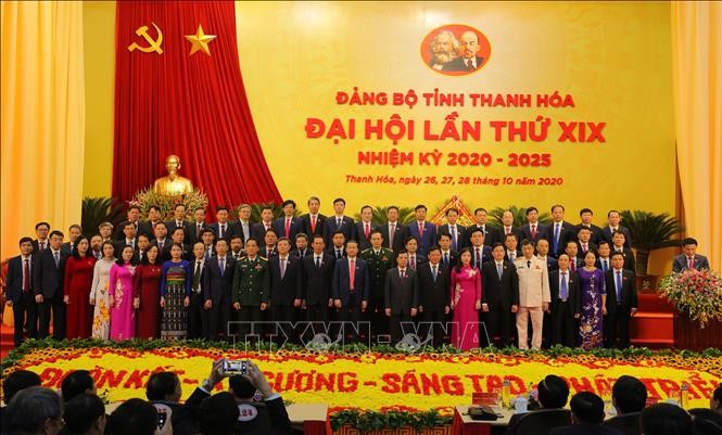 Ra mắt Ban Chấp hành Đảng bộ tỉnh Thanh Hóa khóa XIX, nhiệm kỳ 2020 - 2025. Ảnh: Trịnh Duy Hưng-TTXVN