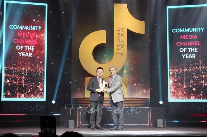 Factcheckvn giành giải Kênh thông tin có tác động xã hội tại TikTok Awards Việt Nam 2020
