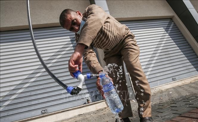 Độc đáo công nghệ chiết xuất nước uống từ không khí