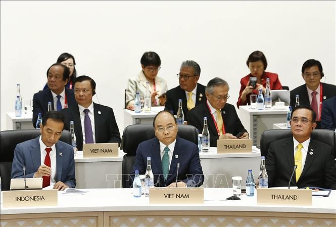 Thứ trưởng Bộ Tài nguyên và Môi trường Võ Tuấn Nhân (trái) phát biểu tại Hội nghị Quan chức cao cấp ASEAN về môi trường lần thứ 31. Nguồn: Bộ Tài nguyên và Môi trường