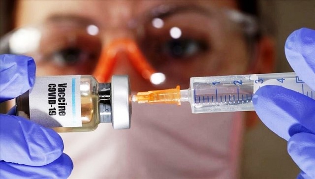 Đề xuất Bộ Y tế phê duyệt hai vaccine phòng COVID-19 của Hoa Kỳ và Nga