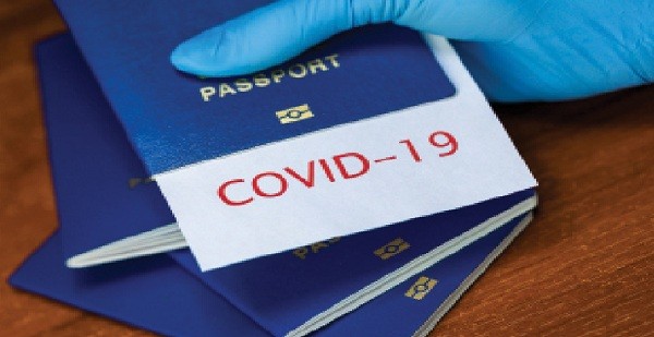 Có "hộ chiếu vaccine" COVID-19 vẫn phải tuân thủ cách ly 14 ngày