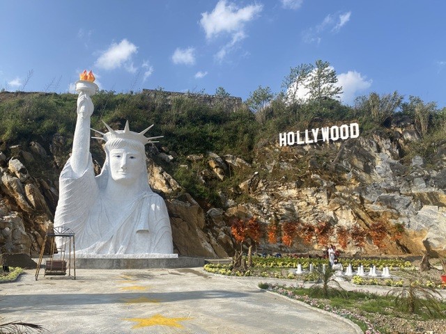 Điểm check- in "tượng nữ thần tự do" ở Sa Pa. Ảnh: dantri.com.vn
