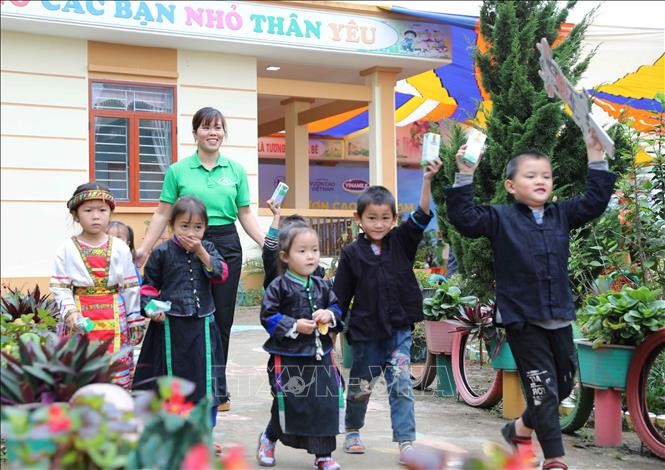 Các em học sinh trường mầm non Thu Tà, huyện Xín Mần (Hà Giang). Ảnh: Thanh Tùng- TTXVN
