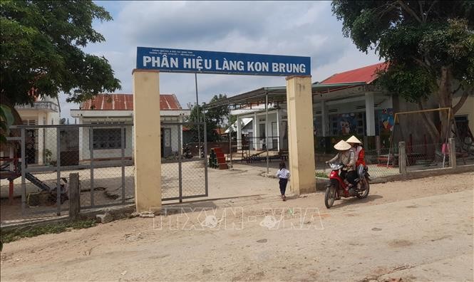 Gia Lai: Bộ đội giúp làng Kon Brung thoát nghèo