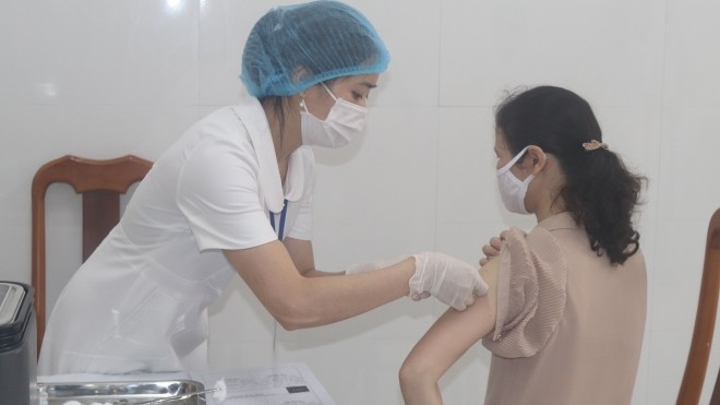 Việt Nam đã có 585.539 người được tiêm vaccine phòng COVID-19