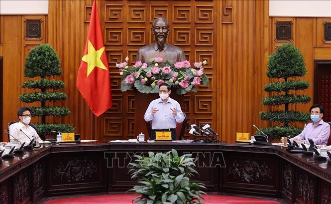 Thủ tướng Phạm Minh Chính: Ngành Y tế phải khắc phục ngay hạn chế, khó khăn, coi nhiệm vụ bảo vệ sức khỏe nhân dân là trên hết